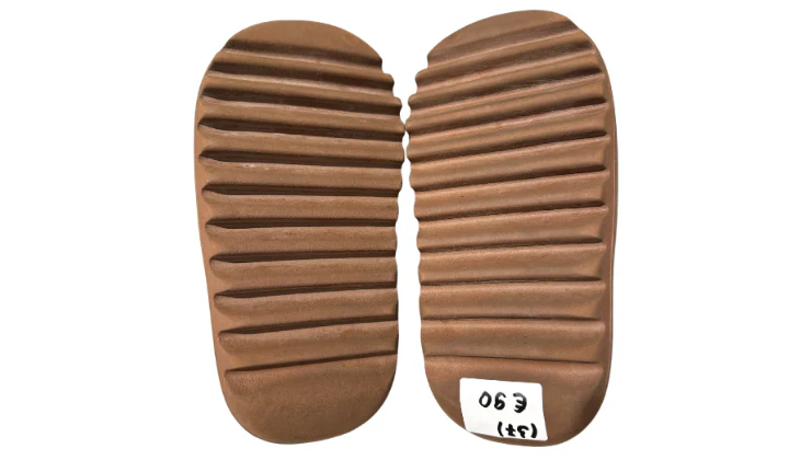 Used adidas Yeezy Slide Flax - Image 4